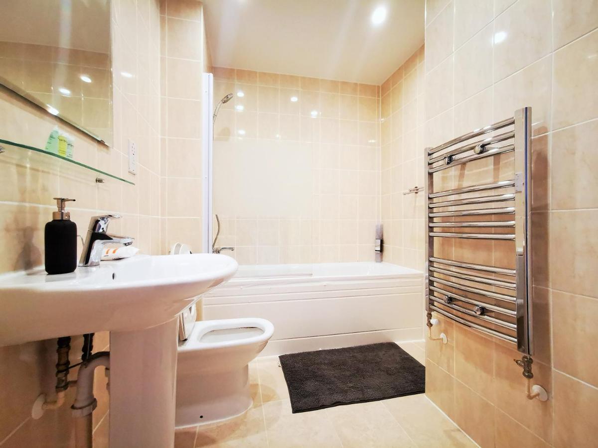 Lovely Holiday Home In Birmingham City Center 3 Bedrooms House By Hf Group Buitenkant foto